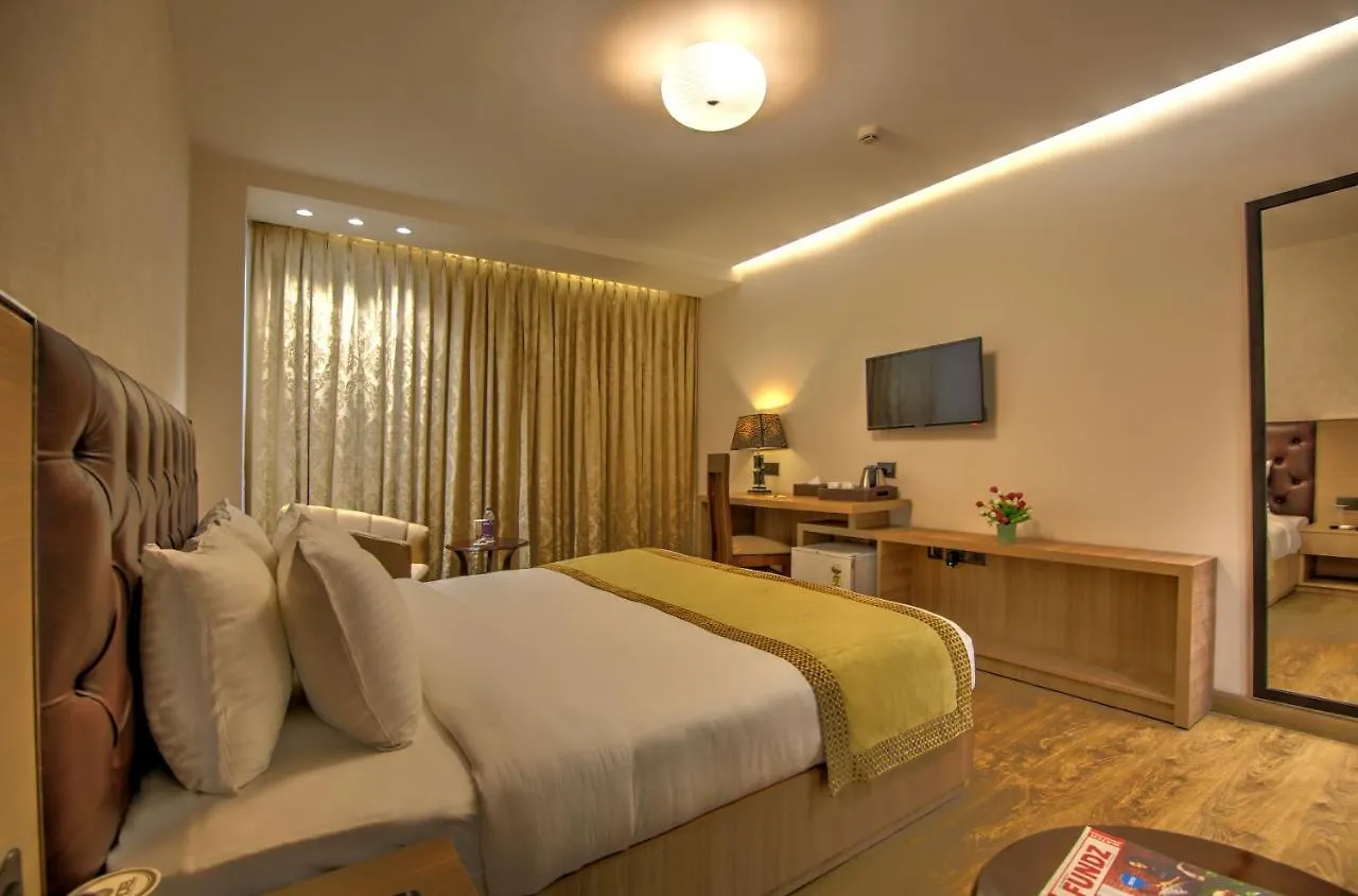 Hotel 91 Huda City Centre 구르가온